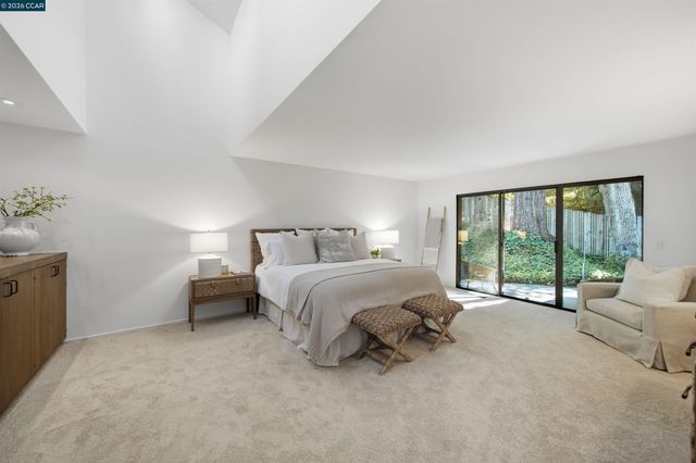 41 E Altarinda Dr, Orinda, CA 94563