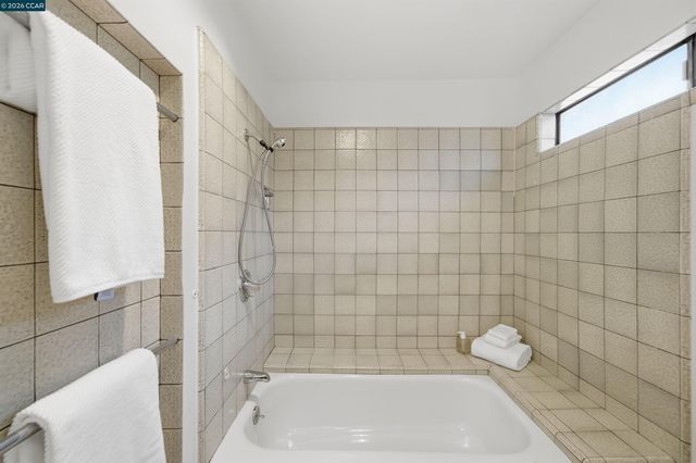 41 E Altarinda Dr, Orinda, CA 94563
