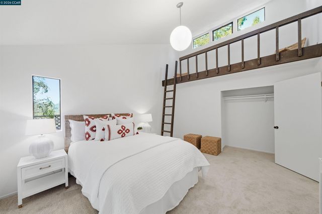 41 E Altarinda Dr, Orinda, CA 94563