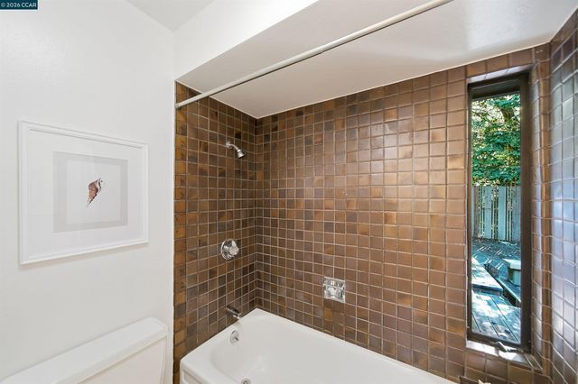 41 E Altarinda Dr, Orinda, CA 94563