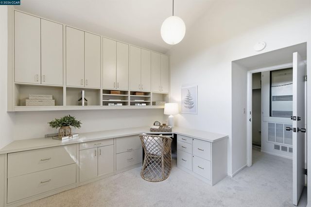 41 E Altarinda Dr, Orinda, CA 94563