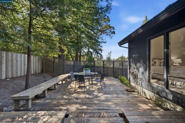 41 E Altarinda Dr, Orinda, CA 94563