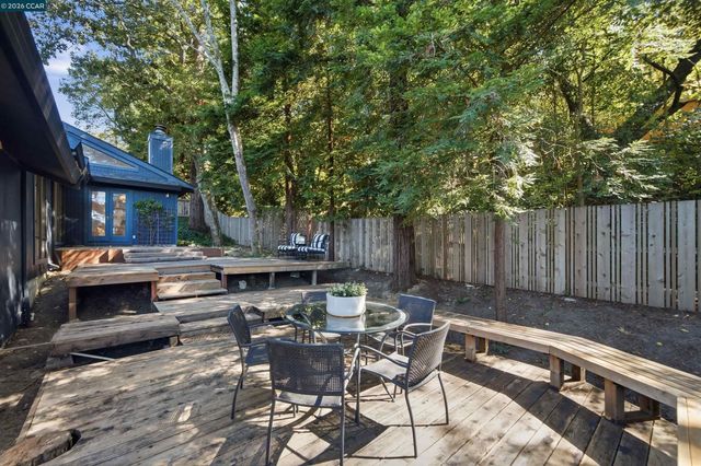 41 E Altarinda Dr, Orinda, CA 94563