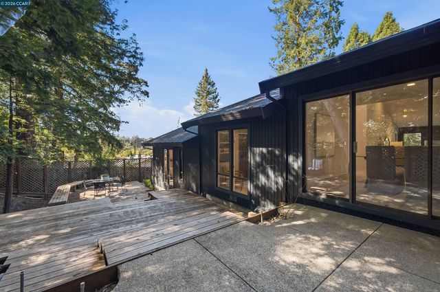41 E Altarinda Dr, Orinda, CA 94563