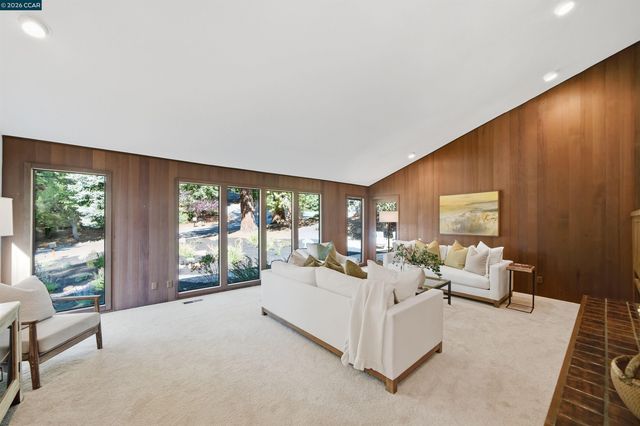 41 E Altarinda Dr, Orinda, CA 94563