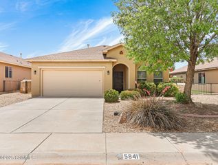 5841 Coyote Flats Street, Las Cruces, NM 88012