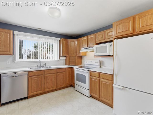 4208 Joyce Avenue, Waterford, MI 48329