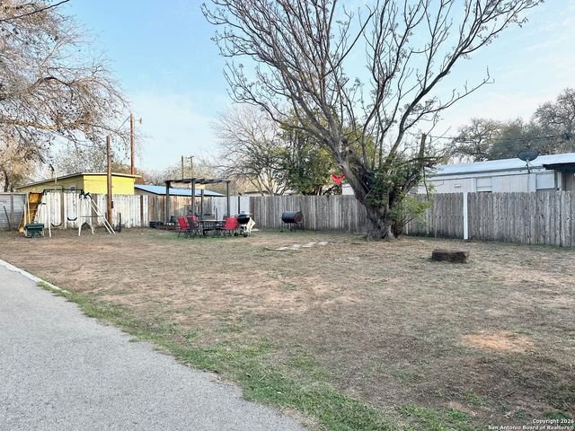 1608 The Lane, Pleasanton, TX 78064