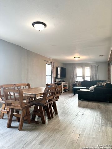 1608 The Lane, Pleasanton, TX 78064