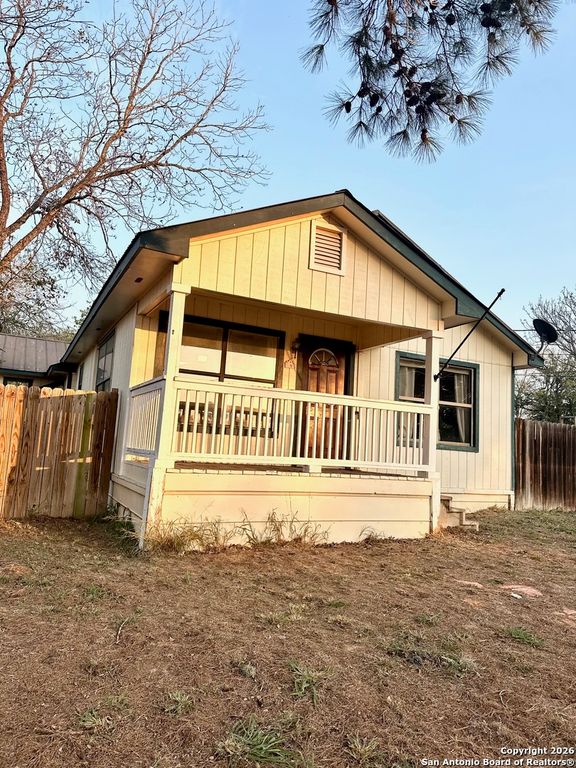 1608 The Lane, Pleasanton, TX 78064