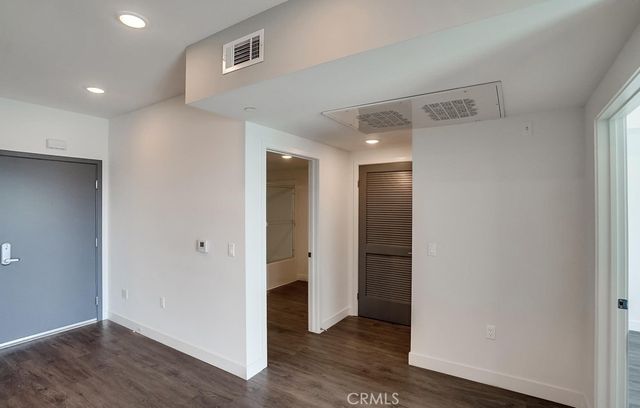 6015 Woodman Avenue 201, Van Nuys, CA 91401