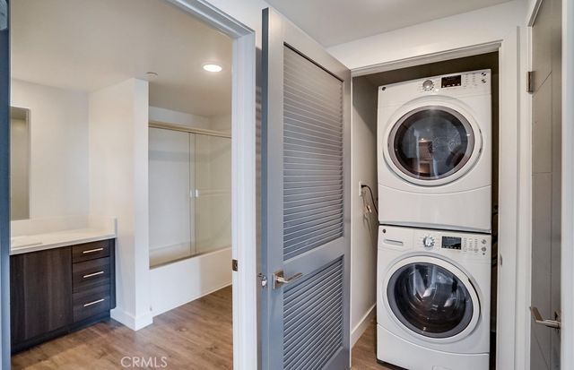6015 Woodman Avenue 201, Van Nuys, CA 91401