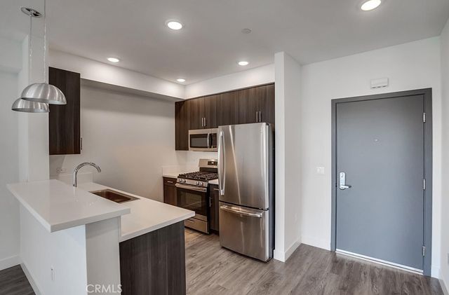 6015 Woodman Avenue 201, Van Nuys, CA 91401
