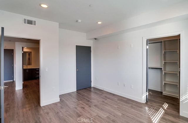 6015 Woodman Avenue 201, Van Nuys, CA 91401