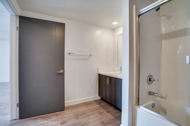 6015 Woodman Avenue 201, Van Nuys, CA 91401