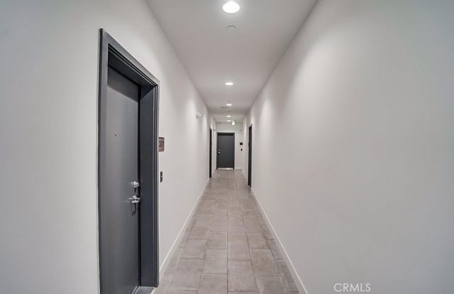 6015 Woodman Avenue 201, Van Nuys, CA 91401