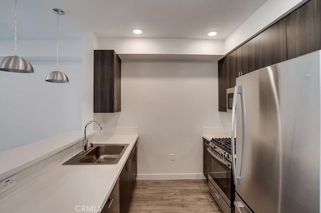 6015 Woodman Avenue 201, Van Nuys, CA 91401