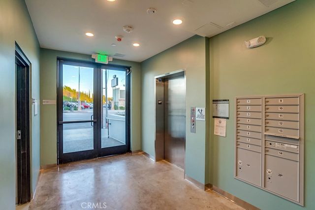 6015 Woodman Avenue 201, Van Nuys, CA 91401