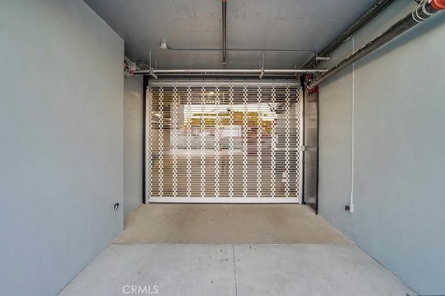 6015 Woodman Avenue 201, Van Nuys, CA 91401