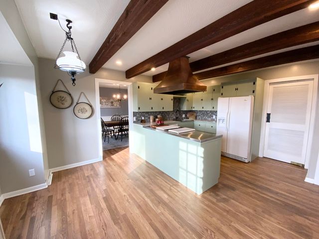 417 N Lone Pine Avenue, Springfield, MO 65802