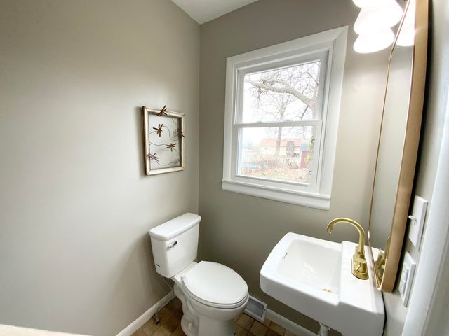 417 N Lone Pine Avenue, Springfield, MO 65802