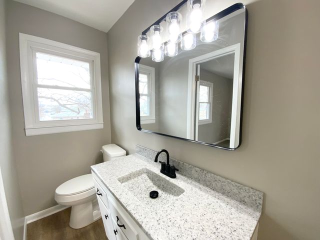 417 N Lone Pine Avenue, Springfield, MO 65802