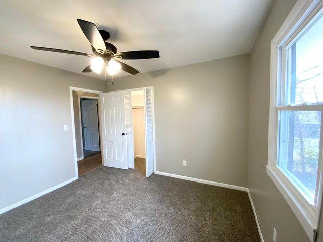 417 N Lone Pine Avenue, Springfield, MO 65802