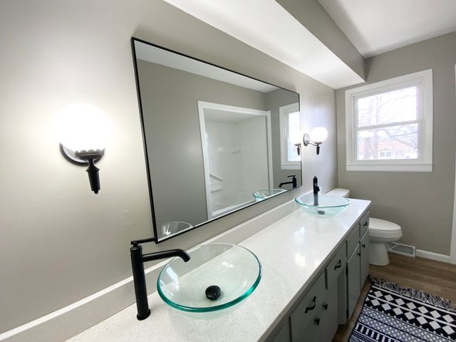 417 N Lone Pine Avenue, Springfield, MO 65802