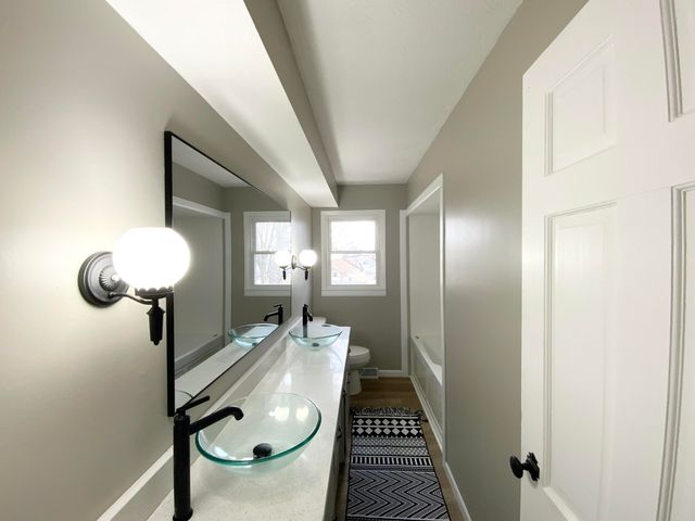 417 N Lone Pine Avenue, Springfield, MO 65802