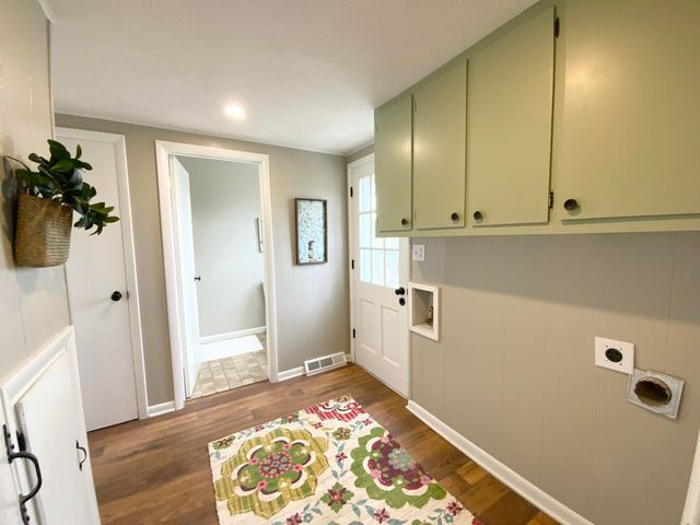 417 N Lone Pine Avenue, Springfield, MO 65802