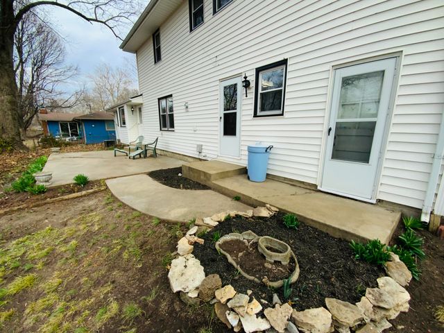 417 N Lone Pine Avenue, Springfield, MO 65802