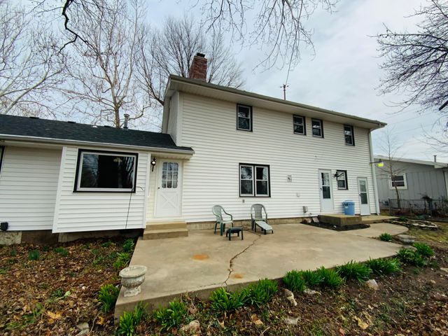 417 N Lone Pine Avenue, Springfield, MO 65802