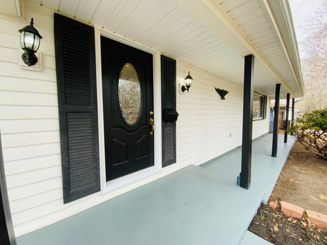 417 N Lone Pine Avenue, Springfield, MO 65802