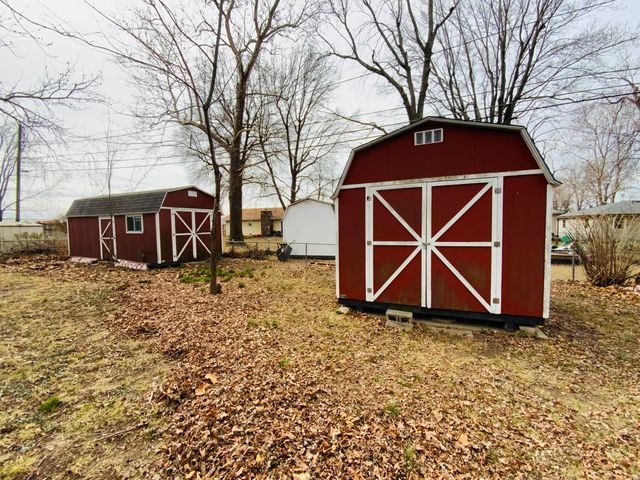 417 N Lone Pine Avenue, Springfield, MO 65802