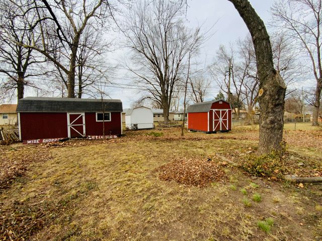 417 N Lone Pine Avenue, Springfield, MO 65802