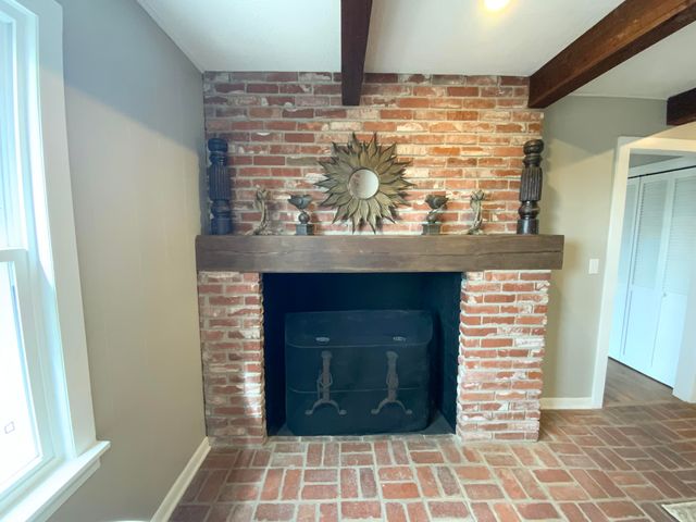 417 N Lone Pine Avenue, Springfield, MO 65802