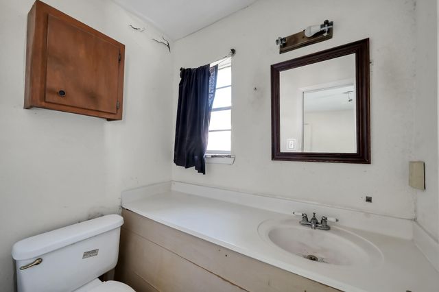 807 Dr Martin Luther King Jr Place N, Conroe, TX 77301