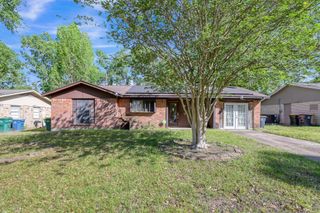 807 Dr Martin Luther King Jr Place N, Conroe, TX 77301