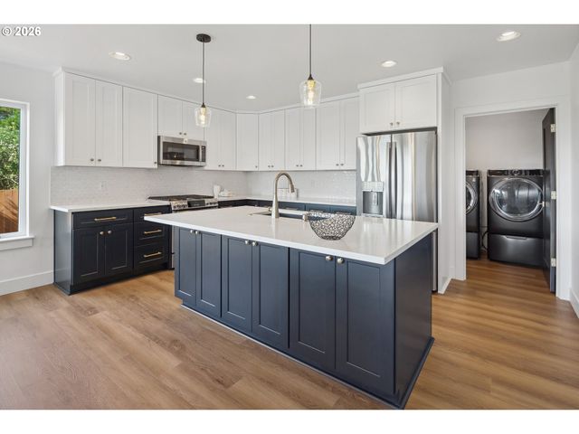 1735 Nw 39TH St, Lincoln City, OR 97367