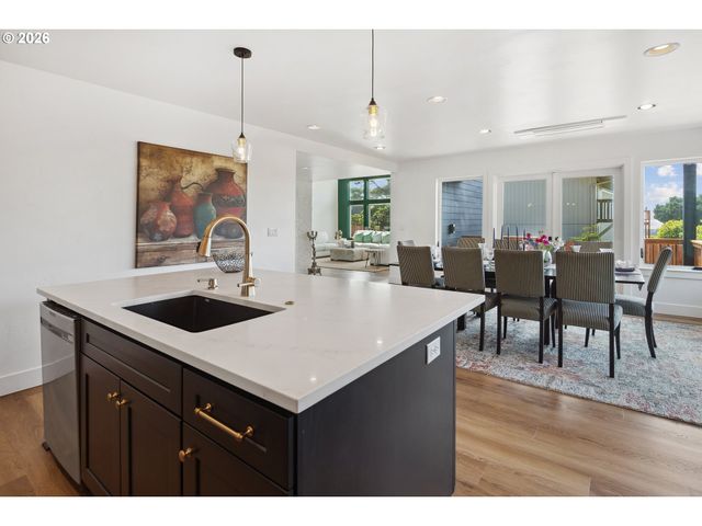 1735 Nw 39TH St, Lincoln City, OR 97367