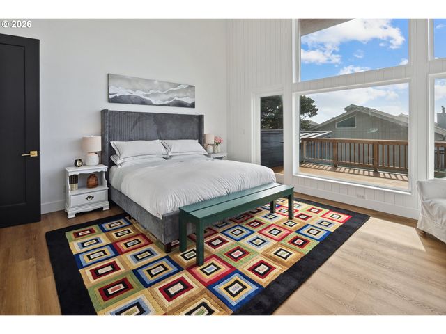 1735 Nw 39TH St, Lincoln City, OR 97367