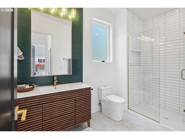 1735 Nw 39TH St, Lincoln City, OR 97367