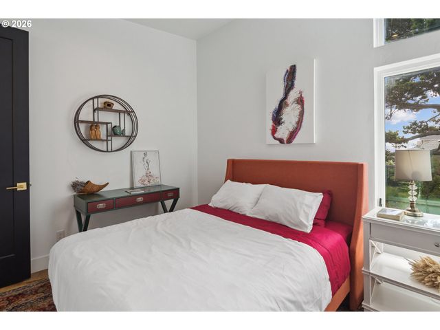 1735 Nw 39TH St, Lincoln City, OR 97367