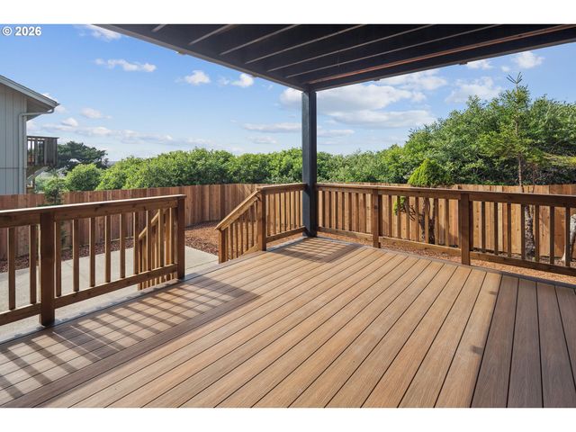 1735 Nw 39TH St, Lincoln City, OR 97367