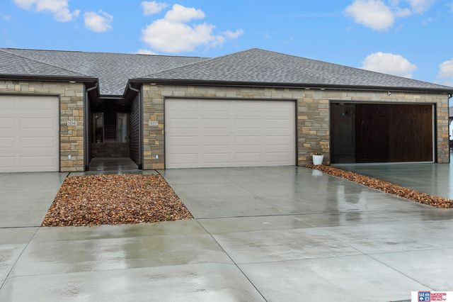 10337 Wayborough Lane, Lincoln, NE 68527