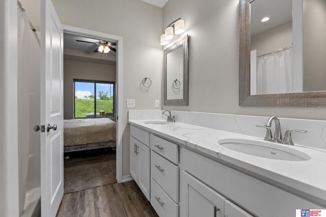 10337 Wayborough Lane, Lincoln, NE 68527