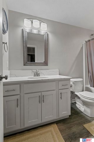 10337 Wayborough Lane, Lincoln, NE 68527