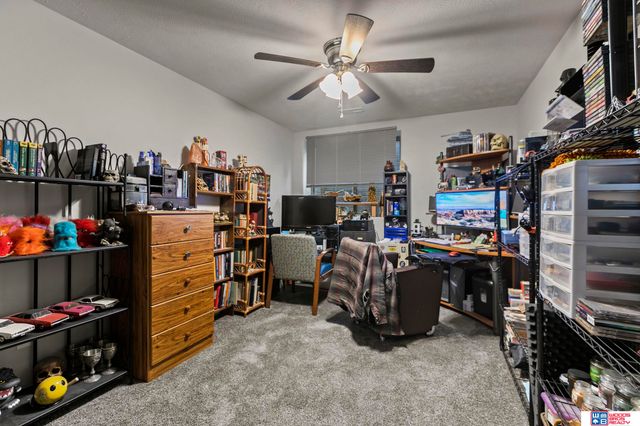 10337 Wayborough Lane, Lincoln, NE 68527