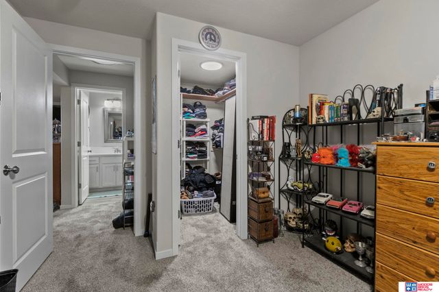 10337 Wayborough Lane, Lincoln, NE 68527