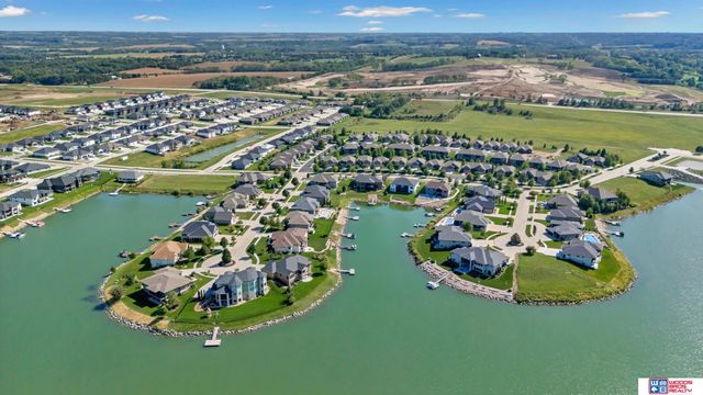 10337 Wayborough Lane, Lincoln, NE 68527